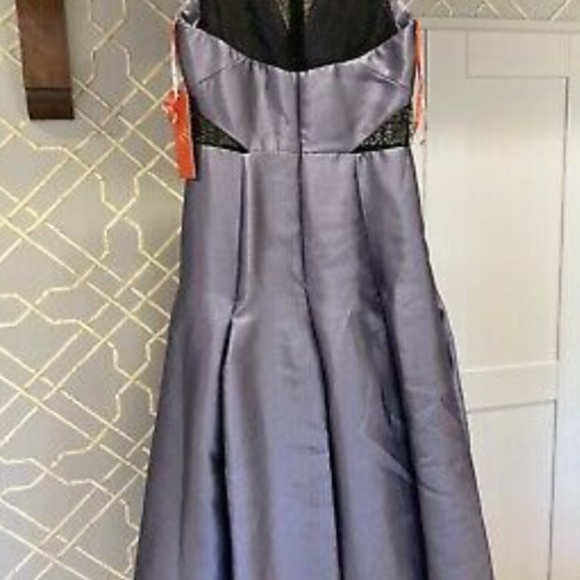 Monique Lhuillier Trumpet Ball Gown - Picture 4 of 11